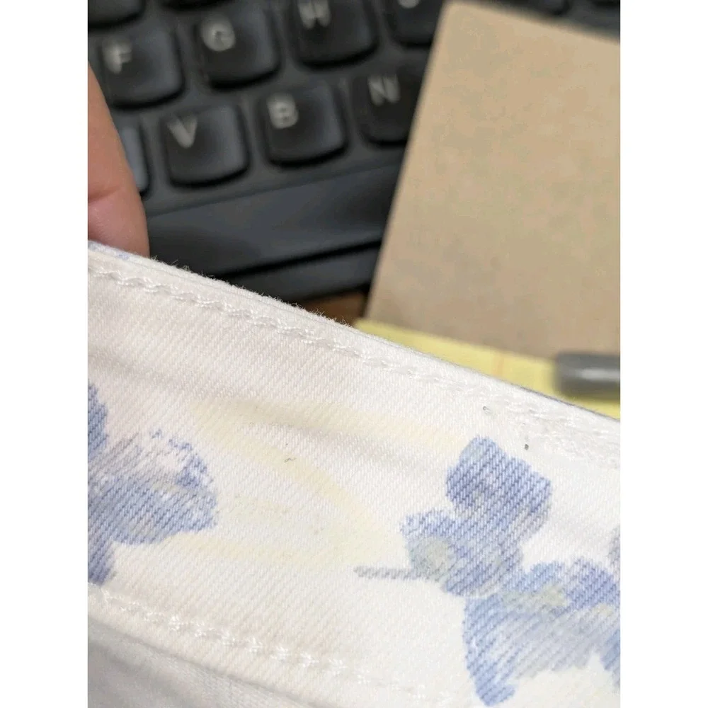 Seven 7 Weekend Denim Skirt Size 8 White Blue Floral Toile Print‎ Frayed Hem
